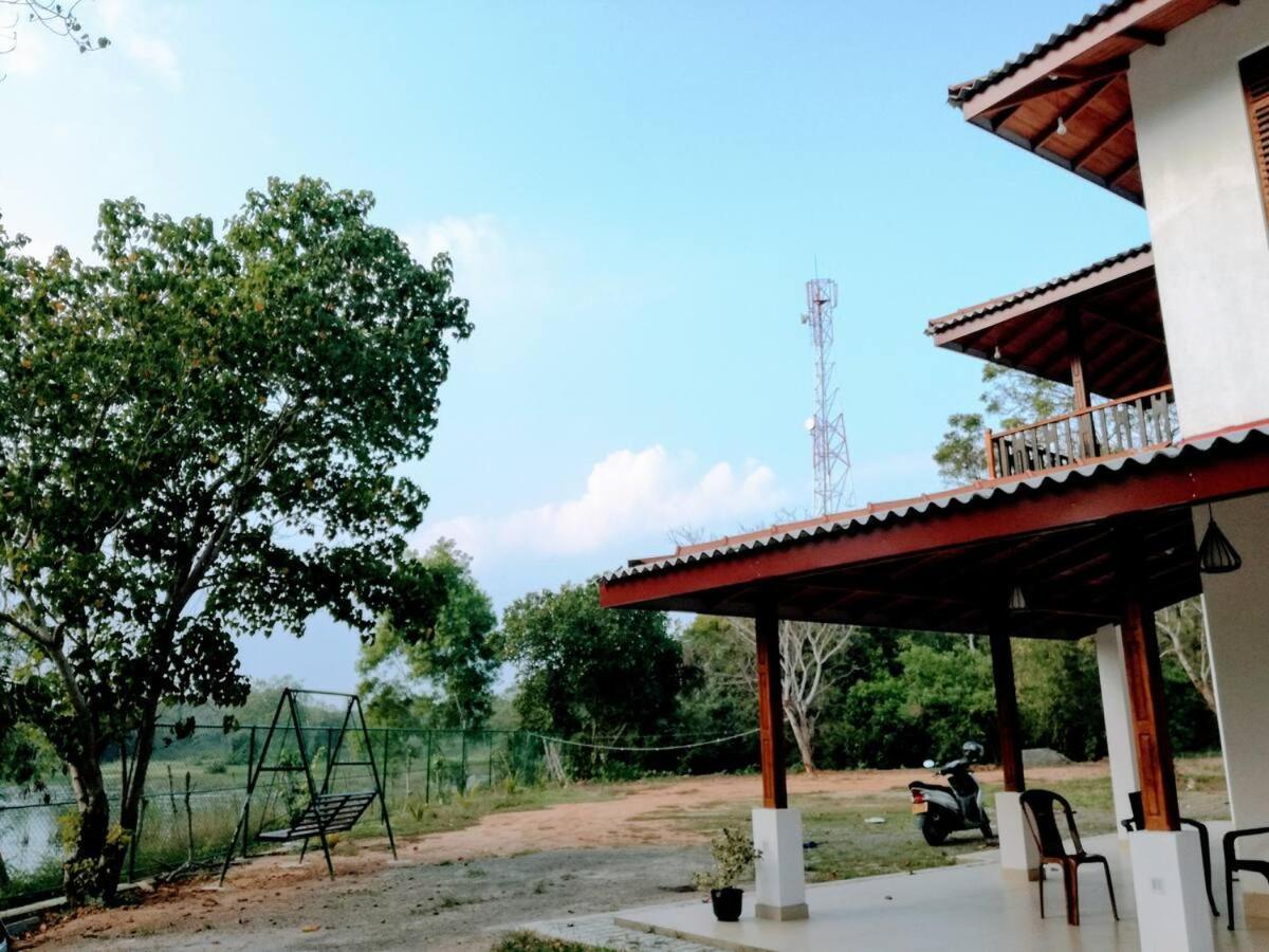 Lakdiw Lake Resort Hambantota Exterior photo