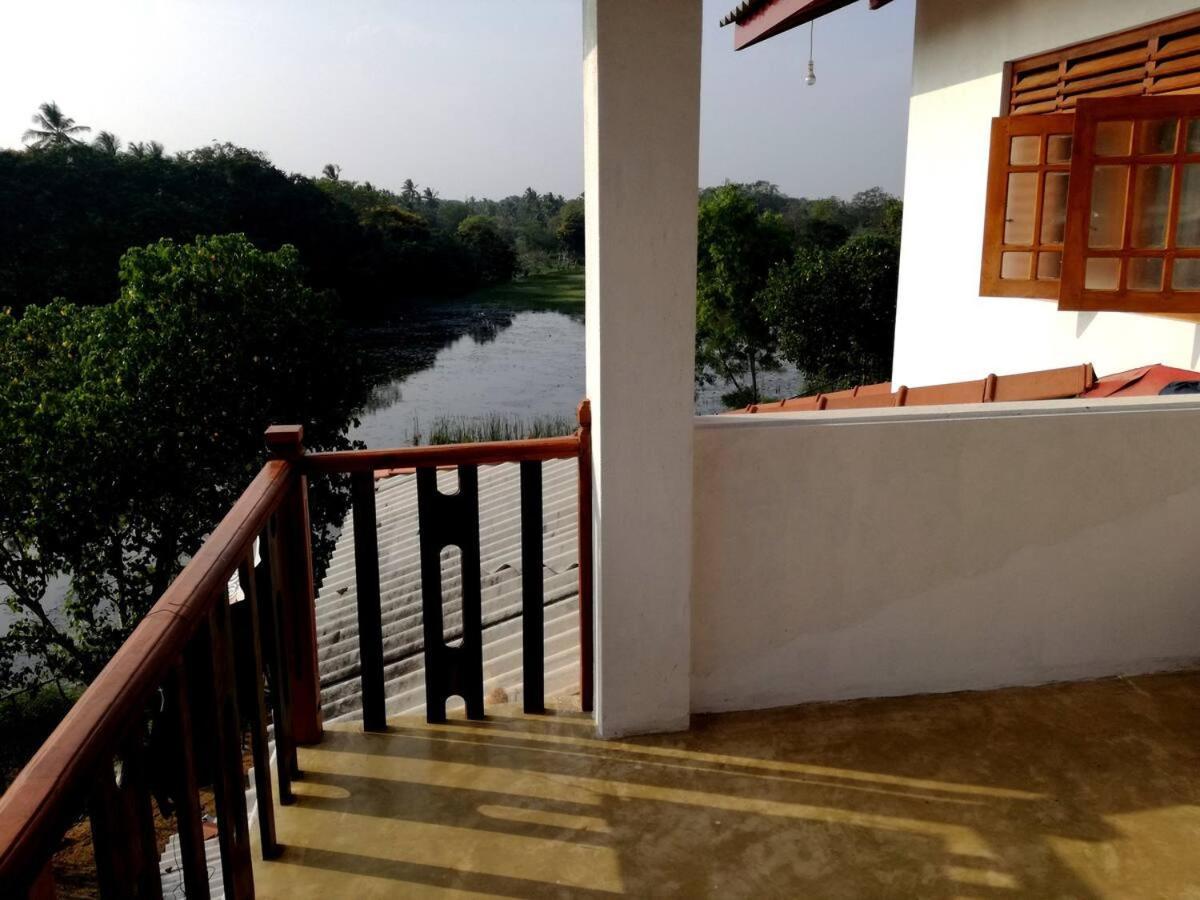 Lakdiw Lake Resort Hambantota Exterior photo